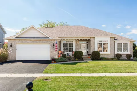 1833 Luther Lowell Ln, Sycamore, IL 60178
