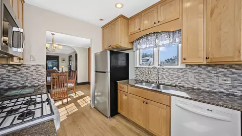 4523 Arthur Ave, Brookfield, IL 60513 photo 7