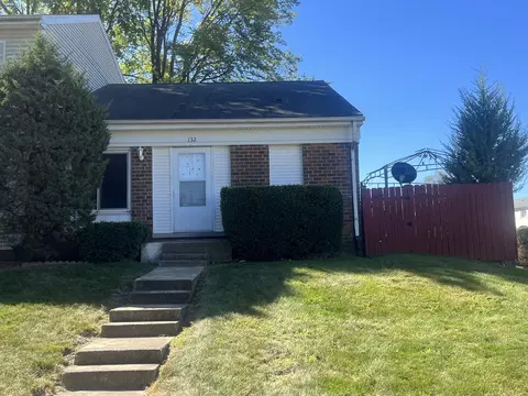 132 Jamestown Ln #132, Bolingbrook, IL 60440