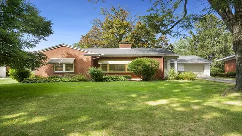 108 W 1st St, Mount Morris, IL 61054