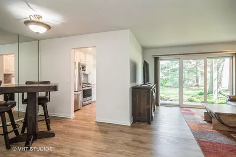 547 Greystone Ln #D1, Wheeling, IL 60090 photo 4