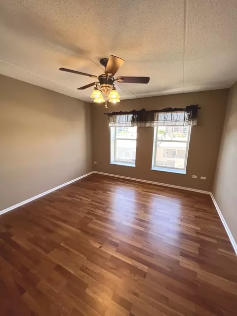 656 Pearson St #407C, Des Plaines, IL 60016 photo 8