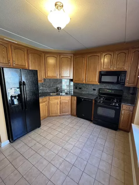 656 Pearson St #407C, Des Plaines, IL 60016 photo 5