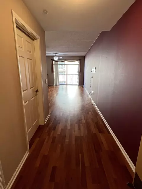 656 Pearson St #407C, Des Plaines, IL 60016 photo 2