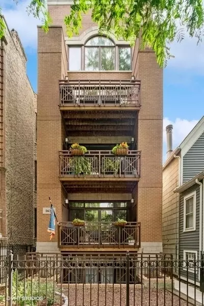 1639 N Oakley Ave #3, Chicago, IL 60647