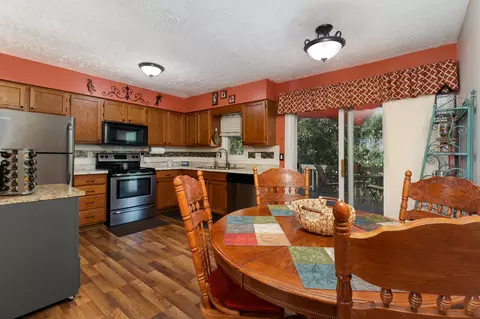 1408 N Hershey Rd, Bloomington, IL 61704 photo 9