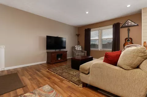 1408 N Hershey Rd, Bloomington, IL 61704 photo 5
