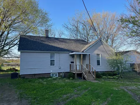 130 Sherman Pl, Dekalb, IL 60115