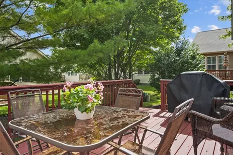 1827 Steffen Dr, Hoffman Estates, IL 60192 photo 25