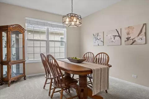 1827 Steffen Dr, Hoffman Estates, IL 60192 photo 6