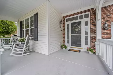 1827 Steffen Dr, Hoffman Estates, IL 60192 photo 2