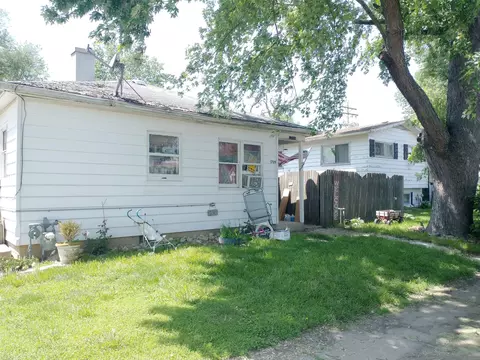 1709 La Salle St, Ottawa, IL 61350