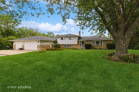 2975 Valley View Rd, Gurnee, IL 60031