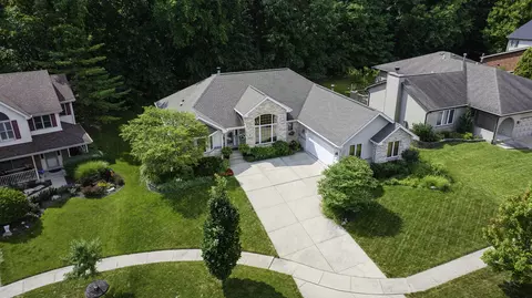 3310 Crazy Horse Dr, New Lenox, IL 60451