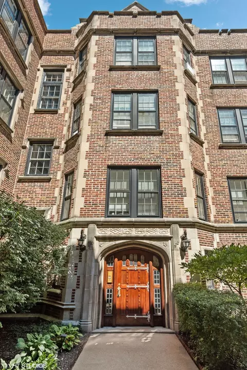 570 Sheridan Sq #3, Evanston, IL 60202