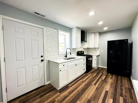 646 Frances St, Phoenix, IL 60426 photo 5