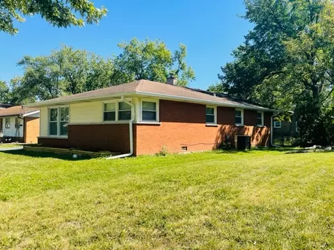 3321 Maple Ln, Hazel Crest, IL 60429 photo 2
