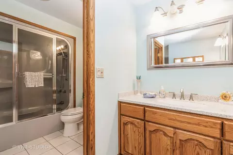 6606 Chickaloon Dr, Mchenry, IL 60050 photo 12