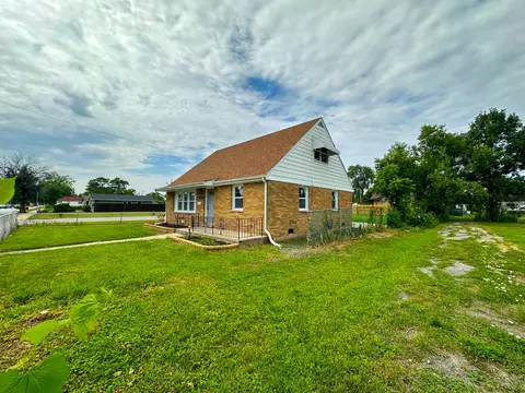 800 E 152nd St, Phoenix, IL 60426 photo 2