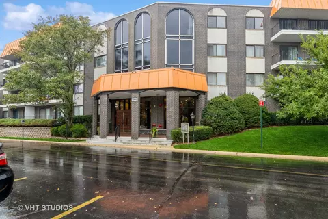 4900 Foster St #211, Skokie, IL 60076