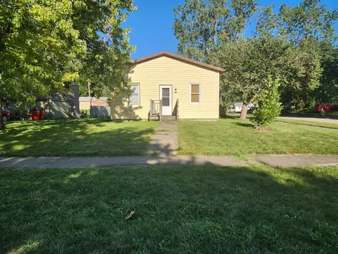 810 N Willis Ave, Champaign, IL 61821