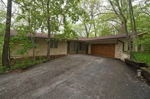 11750 S 85th Ave, Palos Park, IL 60464