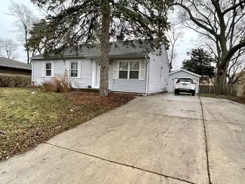 947 E Lilac Dr, Palatine, IL 60074