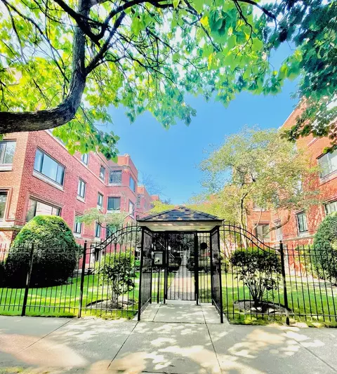 916 W Sunnyside Ave #1C, Chicago, IL 60640