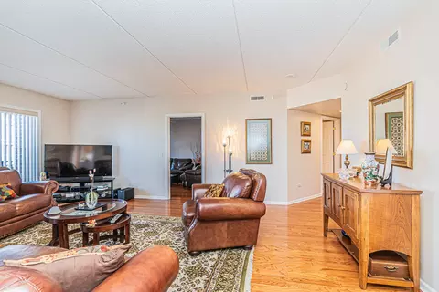 770 Pearson St #2-703, Des Plaines, IL 60016 photo 9