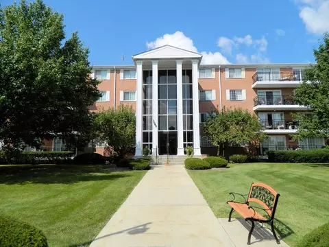 1060 N Farnsworth Ave #1316, Aurora, IL 60505
