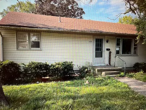 320 E Webster St, Clinton, IL 61727