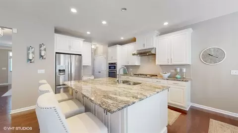 3669 Thornhill Dr, Elgin, IL 60124 photo 10