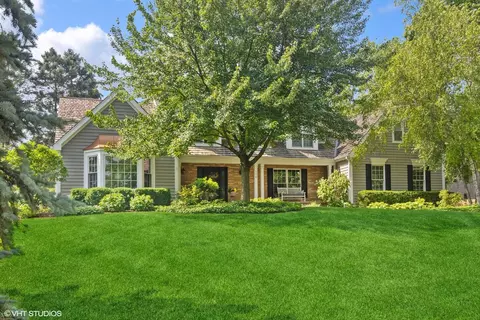 716 Saddle Rdg, Crystal Lake, IL 60012