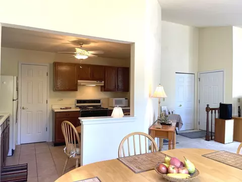 1400 Ashton Ct #B2, Wheeling, IL 60090 photo 4