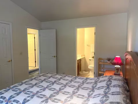 1400 Ashton Ct #B2, Wheeling, IL 60090 photo 12