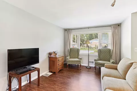 619 Breen Dr, Champaign, IL 61820 photo 3