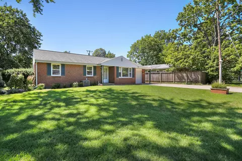 619 Breen Dr, Champaign, IL 61820