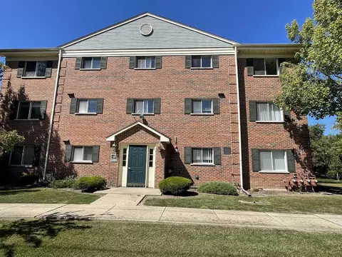 1510 N River West Ct #2A, Mount Prospect, IL 60056