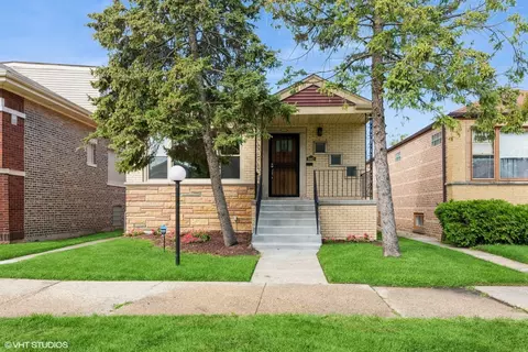 8442 S Oglesby Ave, Chicago, IL 60617