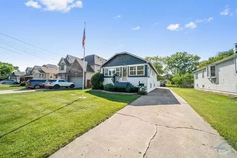 734 S Oakland Ave, Villa Park, IL 60181