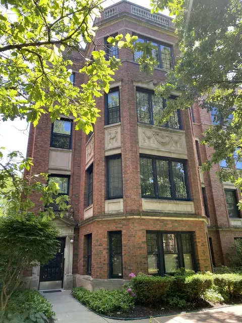 1205 E Madison Park Ave #3, Chicago, IL 60615