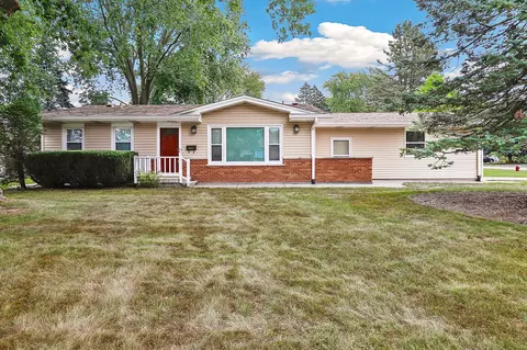 401 Laurel Dr, North Aurora, IL 60542