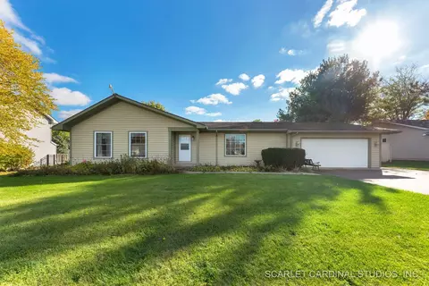 275 W Fuller Dr, Waterman, IL 60556