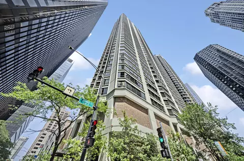 400 E Ohio St #2601, Chicago, IL 60611