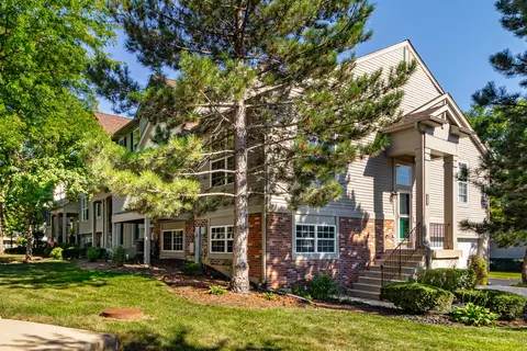 1085 Chadwick Dr, Grayslake, IL 60030