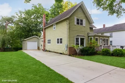 403 Lincoln St, Harvard, IL 60033 photo 2