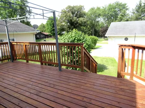 Exterior - 410 Dixie Hwy, Beecher, IL 60401 photo 9 of 14