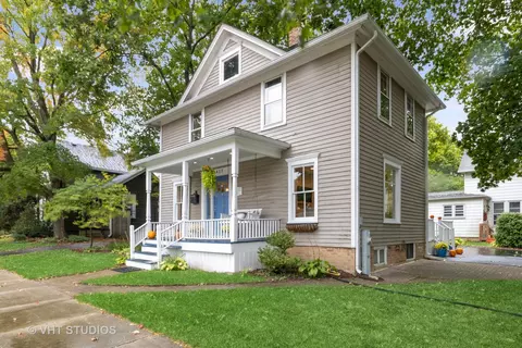 417 S Hough St, Barrington, IL 60010