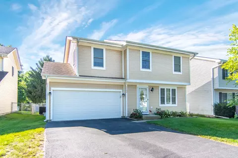 1144 Needham Rd, Naperville, IL 60563