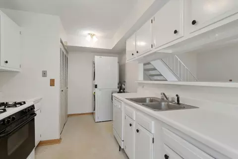 1171 Bunker Hill Ct #E, Wheaton, IL 60189 photo 8